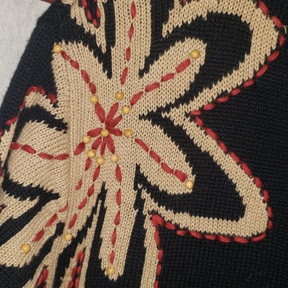 Black Knitted Floral Designed Pullover Sweater - Picture 5 of 7